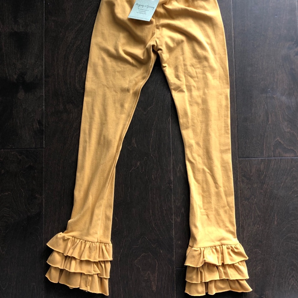 Persnickety ruffle leggings